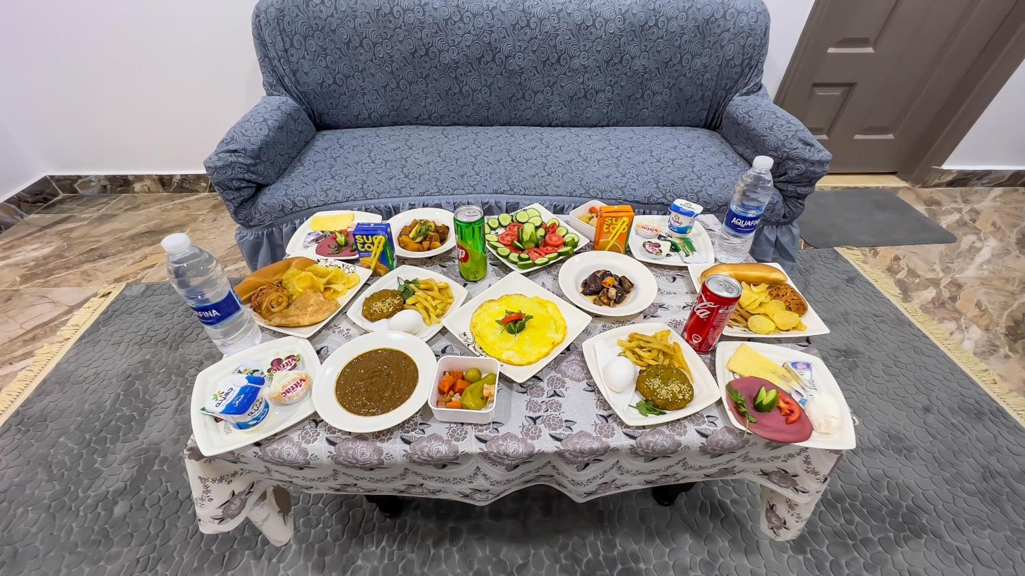Kafret el-Gabal Alaskapyramidsview المظهر الخارجي الصورة