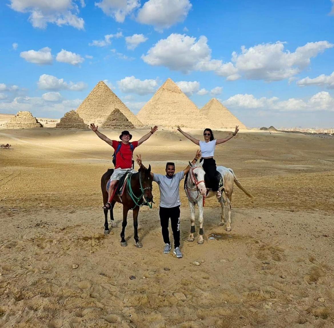 Kafret el-Gabal Alaskapyramidsview المظهر الخارجي الصورة